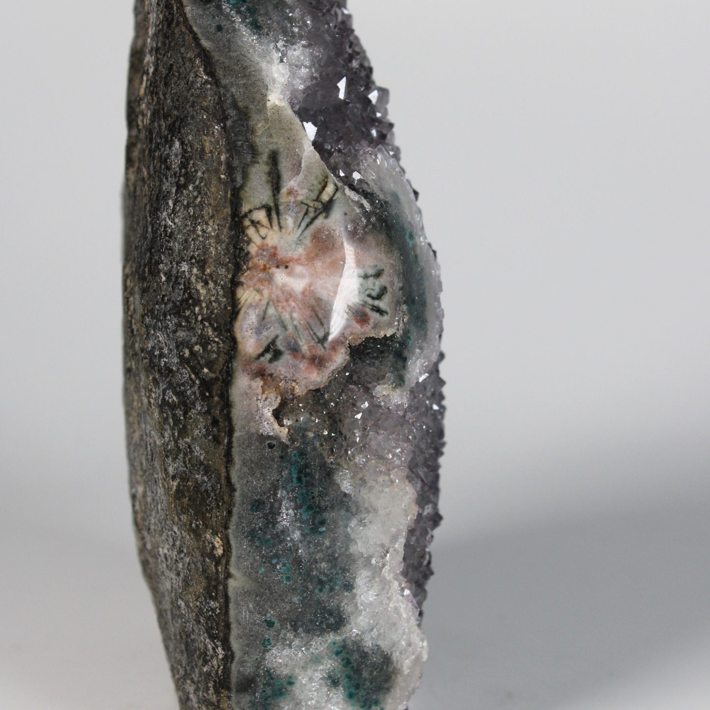 Amethist met Mosagaat - Standvlak